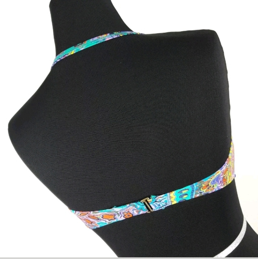 🌟SOLD🌟 Sexy Victoria's Secret Paisley Bikini Top - Picture 4 of 7